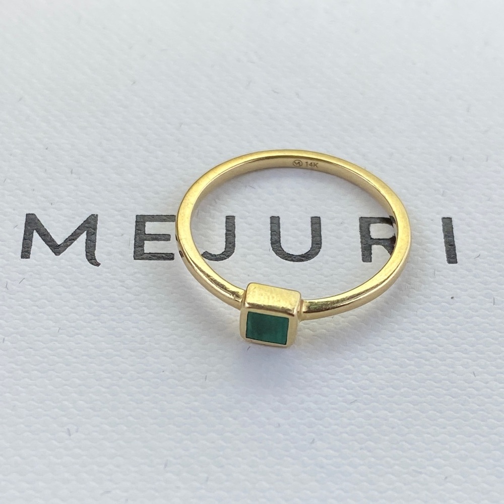 💛 Mejuri 14k Gold Square Malachite Ring | Minimalist Stackable Fine Jewelry - Picture 4 of 6